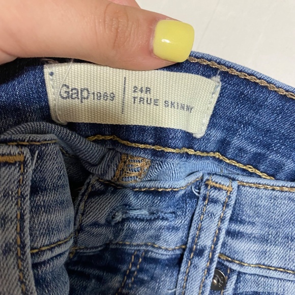 Skinny Jean - Picture 2 of 2